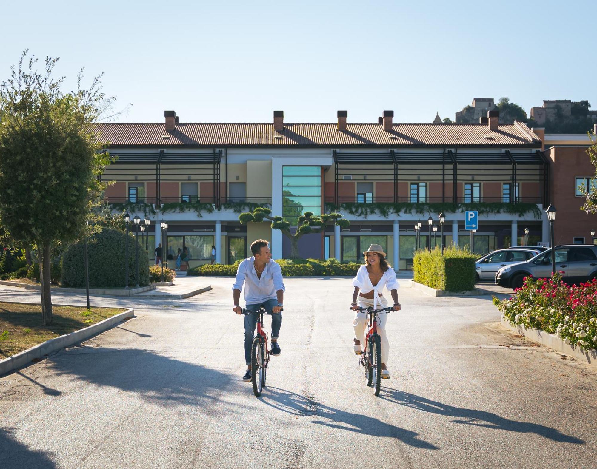 Domus Hotel Bagnoli Del Trigno Exteriör bild